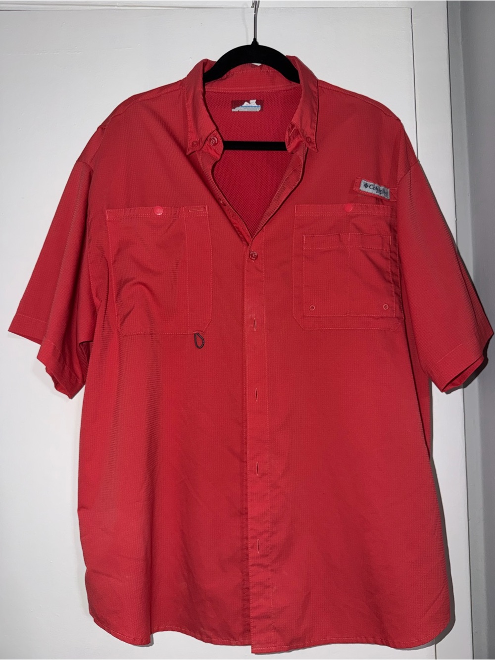 Columbia Short Sleeve Button-Down Fishing Shirt in Red